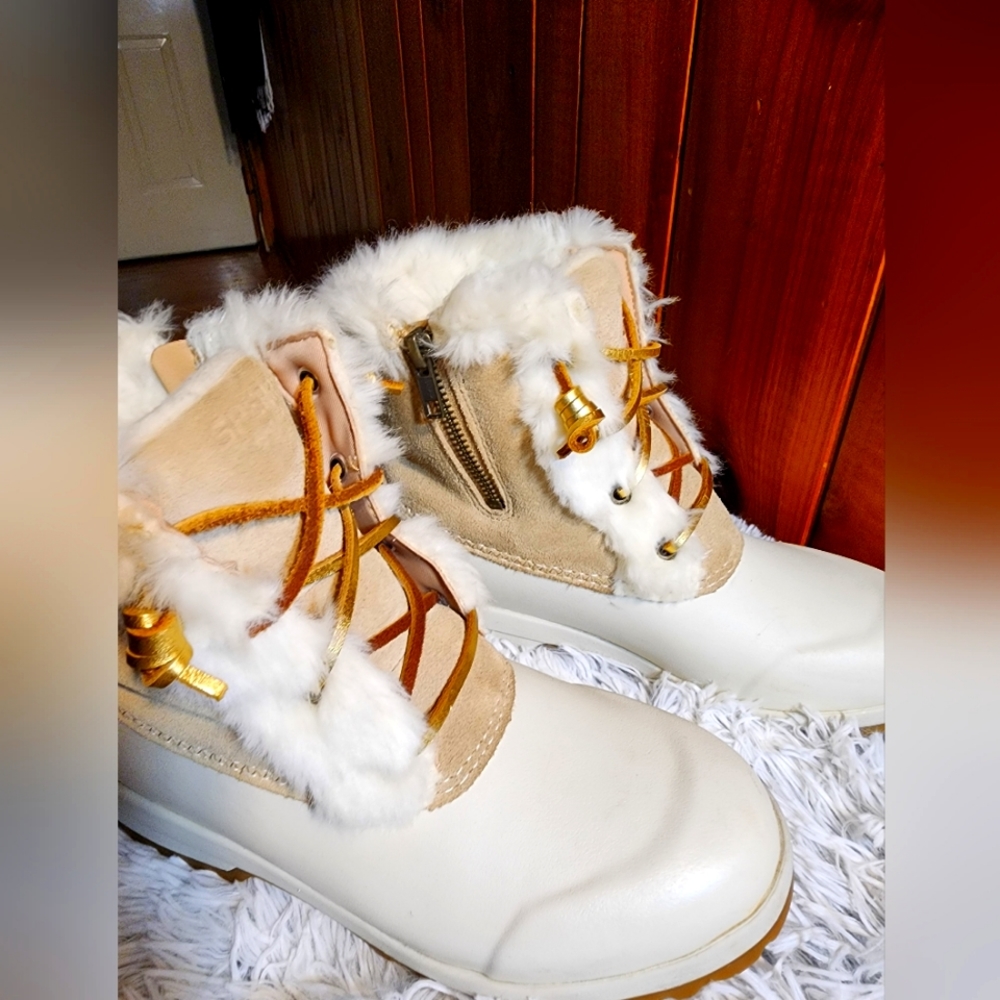 Sperry waterproof duck boots, size 6, Cream and Tan color